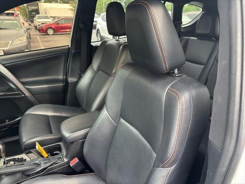 2018 Toyota RAV4 SE