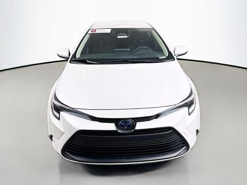 2025 Toyota Corolla Hybrid LE