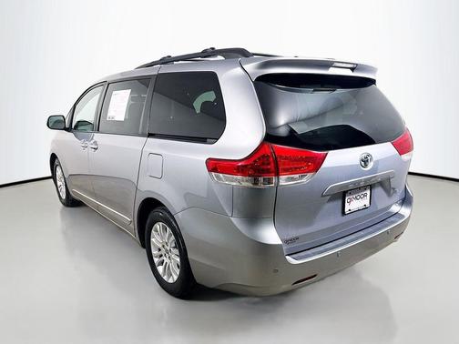 2012 Toyota Sienna XLE