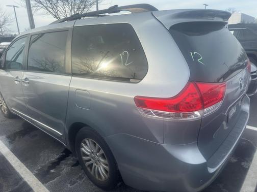 2012 Toyota Sienna XLE