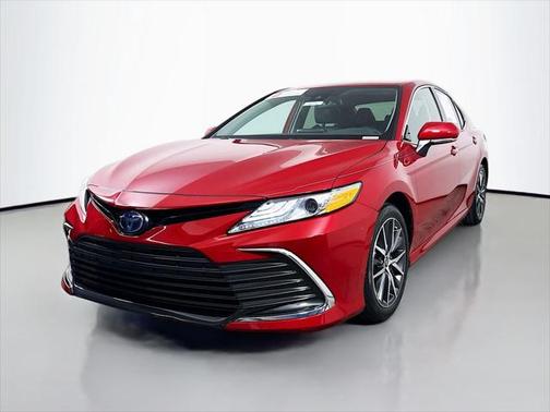 2024 Toyota Camry Hybrid XLE