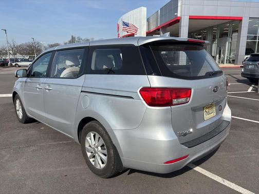 2017 Kia Sedona L