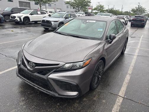 Predawn Gray Mica 2024 Toyota Camry SE