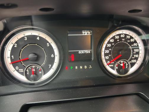 Diamond Black Crystal Pearl 2019 RAM 1500 Express