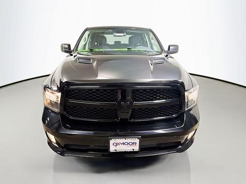 Diamond Black Crystal Pearl 2019 RAM 1500 Express