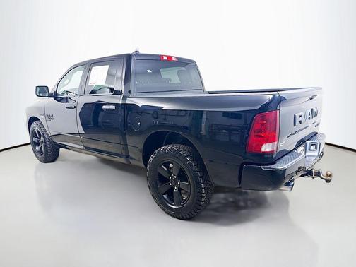 Diamond Black Crystal Pearl 2019 RAM 1500 Express