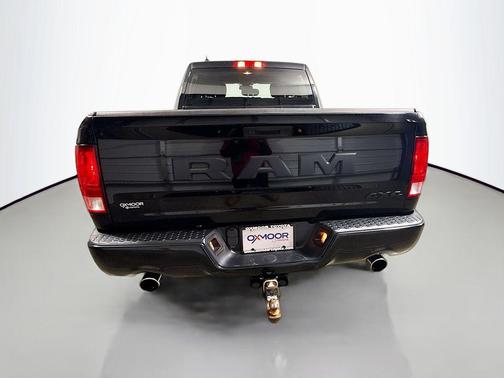 Diamond Black Crystal Pearl 2019 RAM 1500 Express