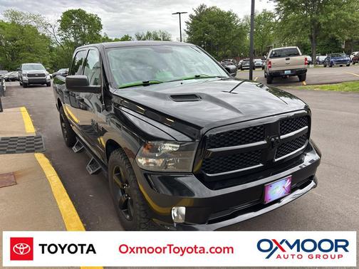 Diamond Black Crystal Pearl 2019 RAM 1500 Express