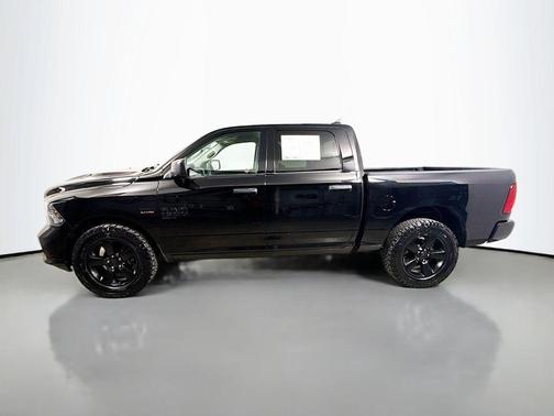 Diamond Black Crystal Pearl 2019 RAM 1500 Express