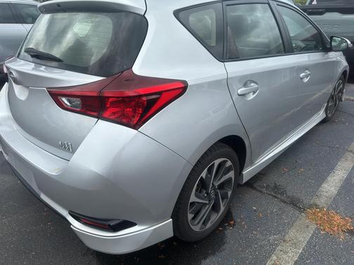 2016 Scion iM Base