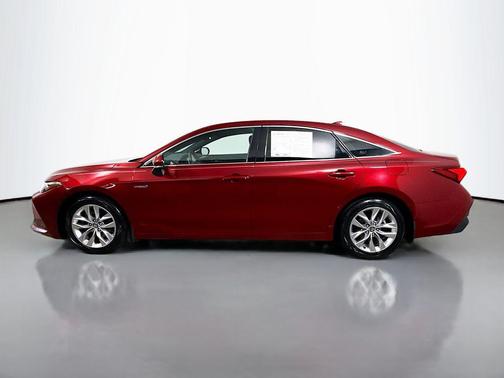 2021 Toyota Avalon Hybrid XLE