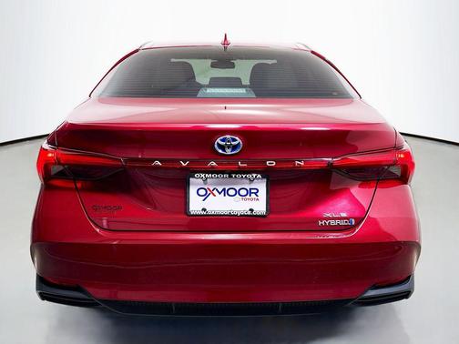 2021 Toyota Avalon Hybrid XLE