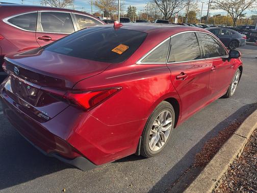 2021 Toyota Avalon Hybrid XLE