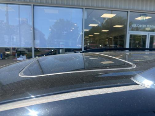 Black 2011 Toyota Highlander SE
