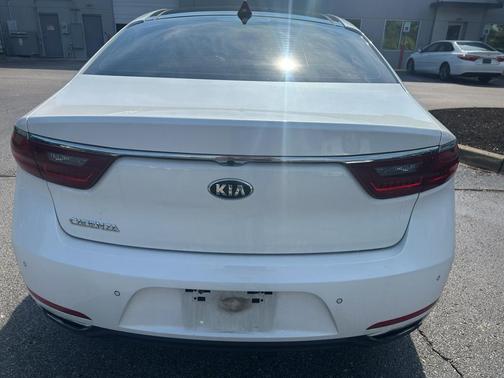 2019 Kia Cadenza Technology