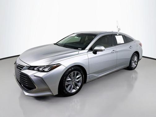 2019 Toyota Avalon XLE