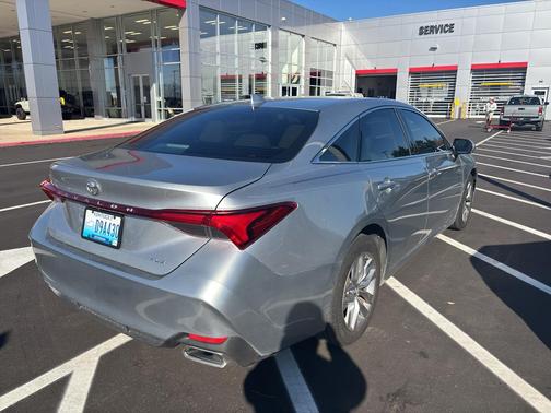 2019 Toyota Avalon XLE