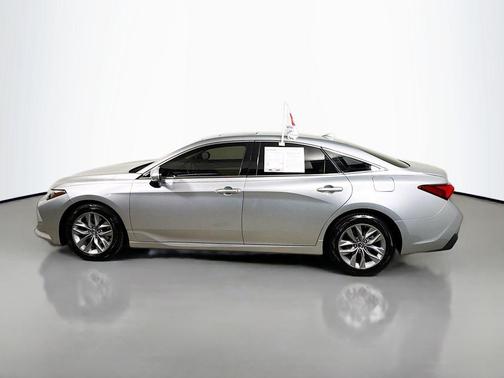 2019 Toyota Avalon XLE