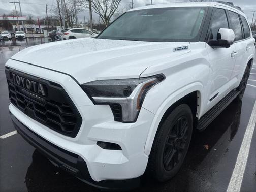 2024 Toyota Sequoia SR5