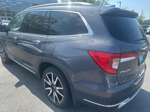 2022 Honda Pilot Touring 8-Passenger