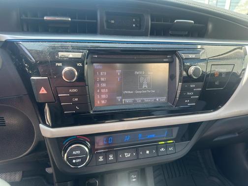 Classic Silver Metallic 2016 Toyota Corolla LE