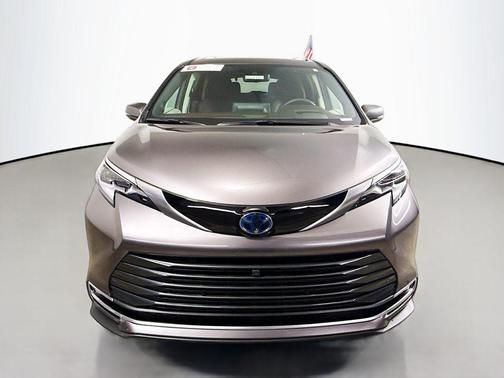 2023 Toyota Sienna Platinum