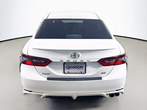 Ice Cap 2023 Toyota Camry SE