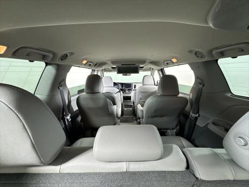 2020 Toyota Sienna XLE Premium