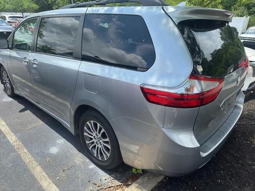2019 Toyota Sienna XLE