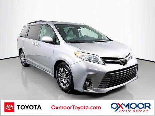 2019 Toyota Sienna XLE