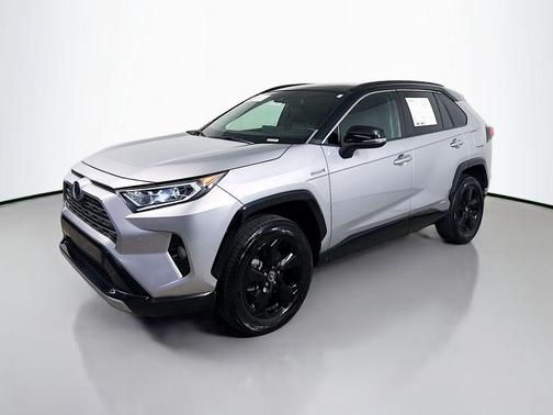 2020 Toyota RAV4 Hybrid SE