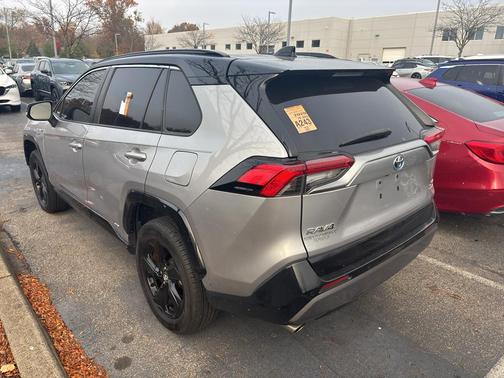 2020 Toyota RAV4 Hybrid SE