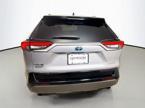 2020 Toyota RAV4 Hybrid SE