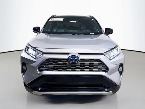 2020 Toyota RAV4 Hybrid SE