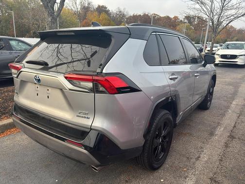 2020 Toyota RAV4 Hybrid SE