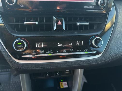 2022 Toyota Corolla Cross XLE