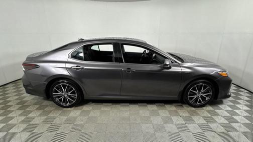 2024 Toyota Camry Hybrid XLE