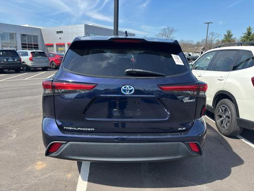 2023 Toyota Highlander Hybrid XLE