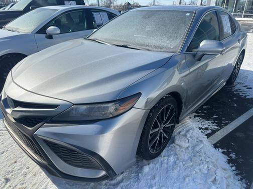 2024 Toyota Camry Hybrid SE