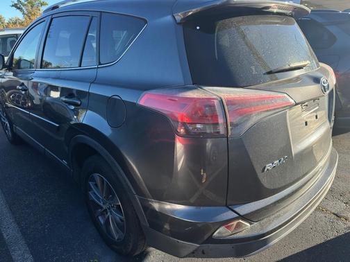 2018 Toyota RAV4 Hybrid XLE