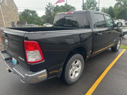Diamond Black Crystal Pearlcoat 2020 RAM 1500 Big Horn/Lone Star