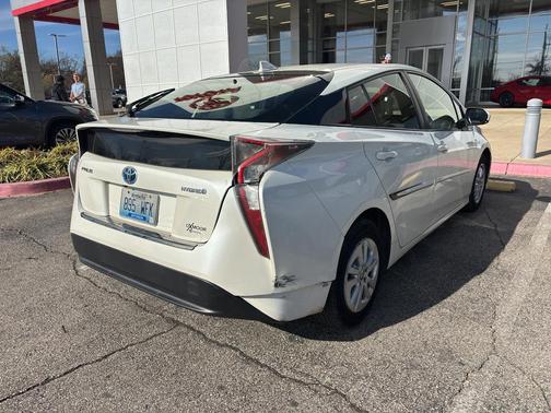 2016 Toyota Prius Two