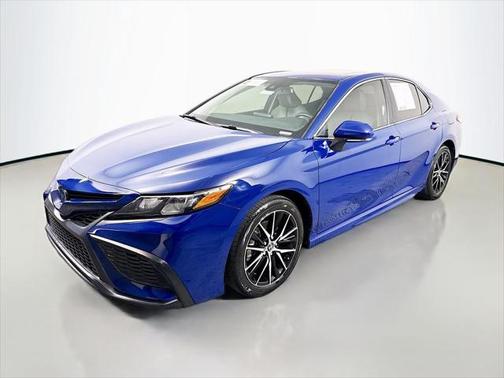 2024 Toyota Camry Hybrid SE