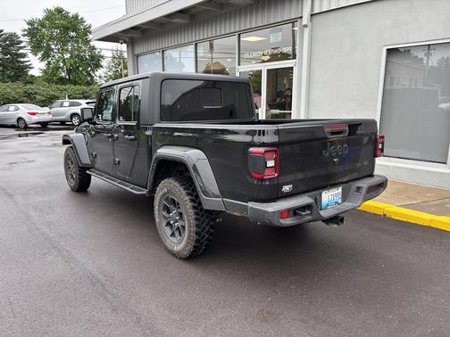 Black Clearcoat 2024 Jeep Gladiator Willys