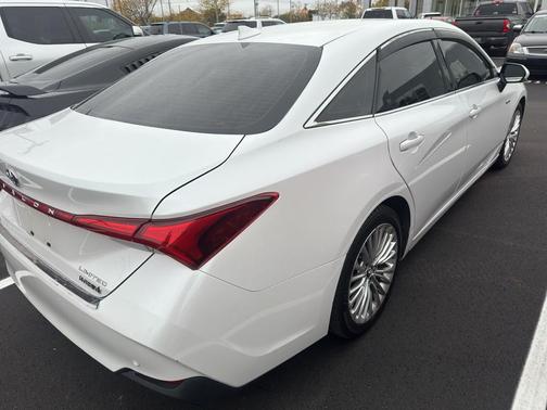 2019 Toyota Avalon Hybrid Limited