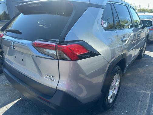 2021 Toyota RAV4 Hybrid XLE