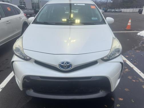 2016 Toyota Prius v Four