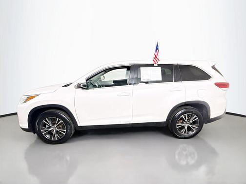 2019 Toyota Highlander LE I4