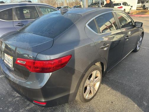 2013 Acura ILX 2.0L w/Premium Package