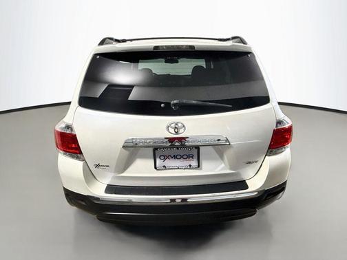 Blizzard Pearl 2013 Toyota Highlander SE